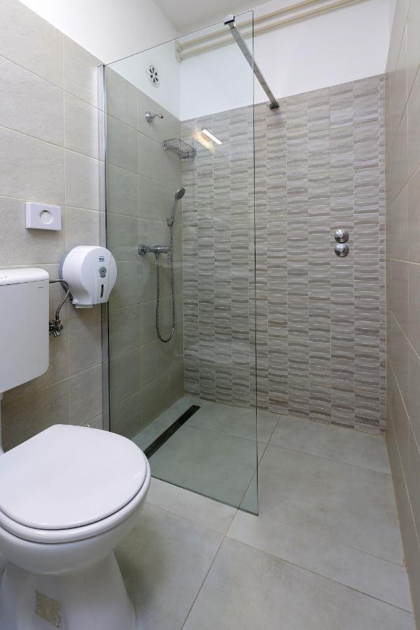 Rijeka Budget Rooms Esterno foto